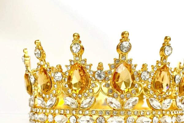 Корона для торта: как выбрать идеальное украшение